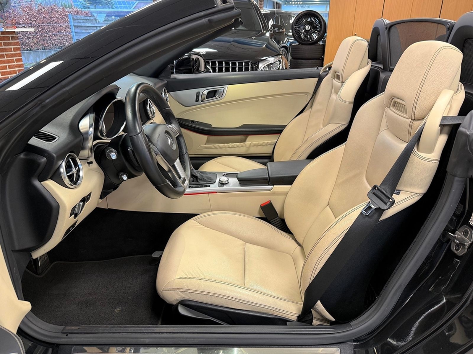 Mercedes-Benz SLK 200 BE Autom. AMG NAVI Panorama Airscarf PTS foto 6