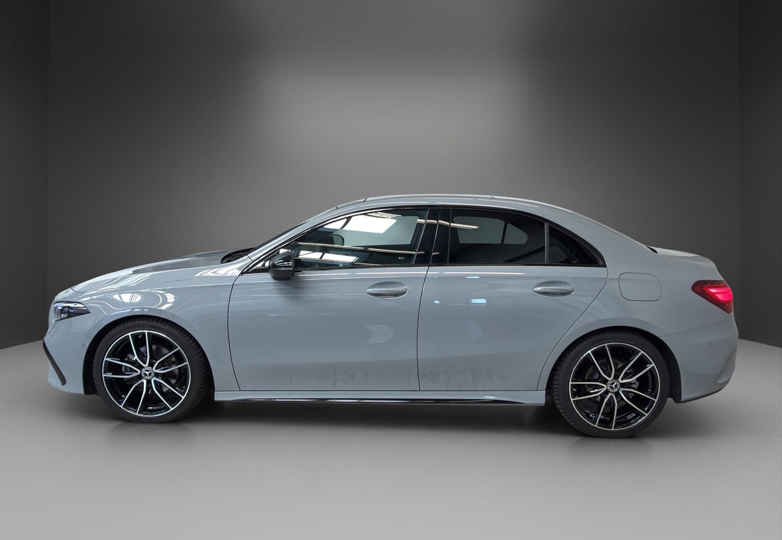 Mercedes-Benz A 200 d Limousine AMG*AHK*NIGHT*Multibeam*Pano*+ foto 5