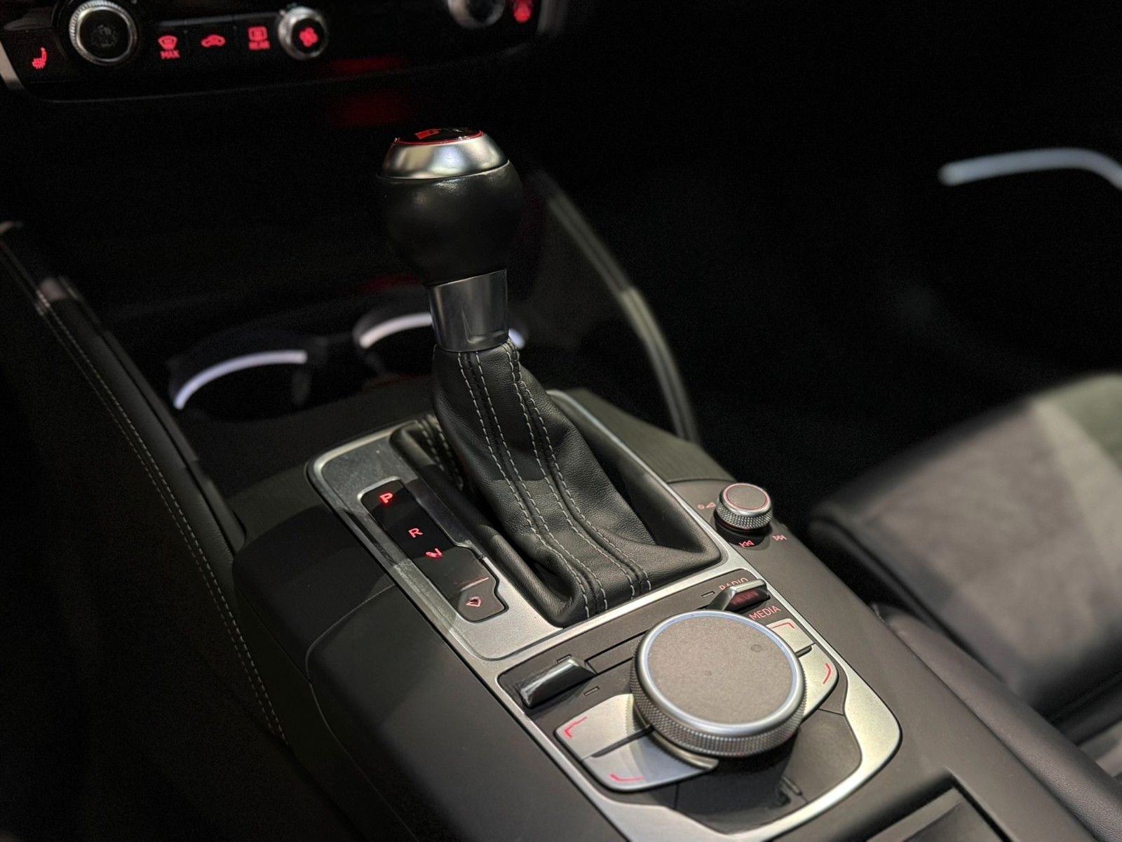 Audi RS3 Sportback quattro*Pano*RFK*Bang & Olufsen foto 19