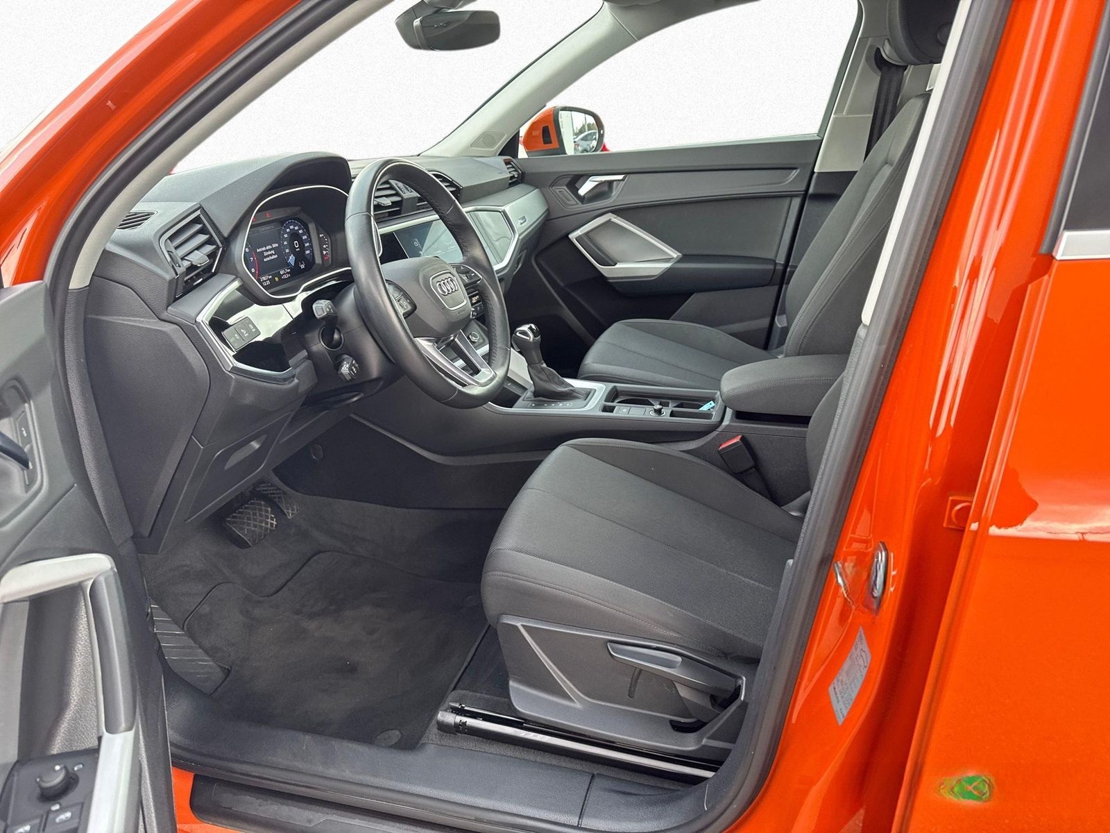 Audi Q3 Spb. 35 TFSI S-tronic - ACC - KAMERA - LED foto 11