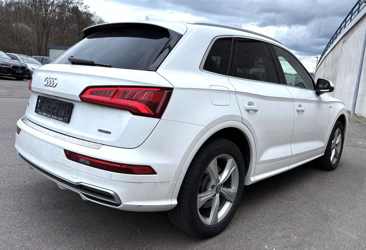 Audi Q5 50 TFSI e quattro S line Extr. sport foto 3