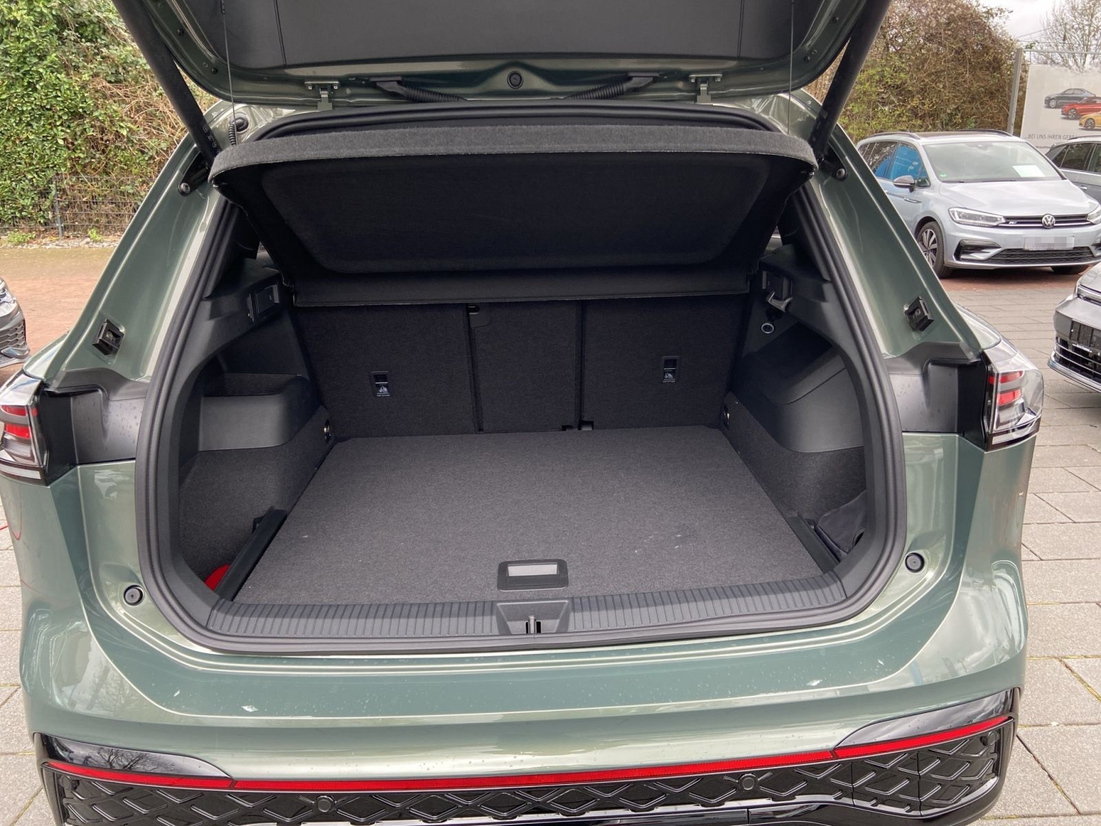 Volkswagen Tiguan R-Line 4MOTION DSG* *AHK*LED*STDHZ*LEDER* foto 14
