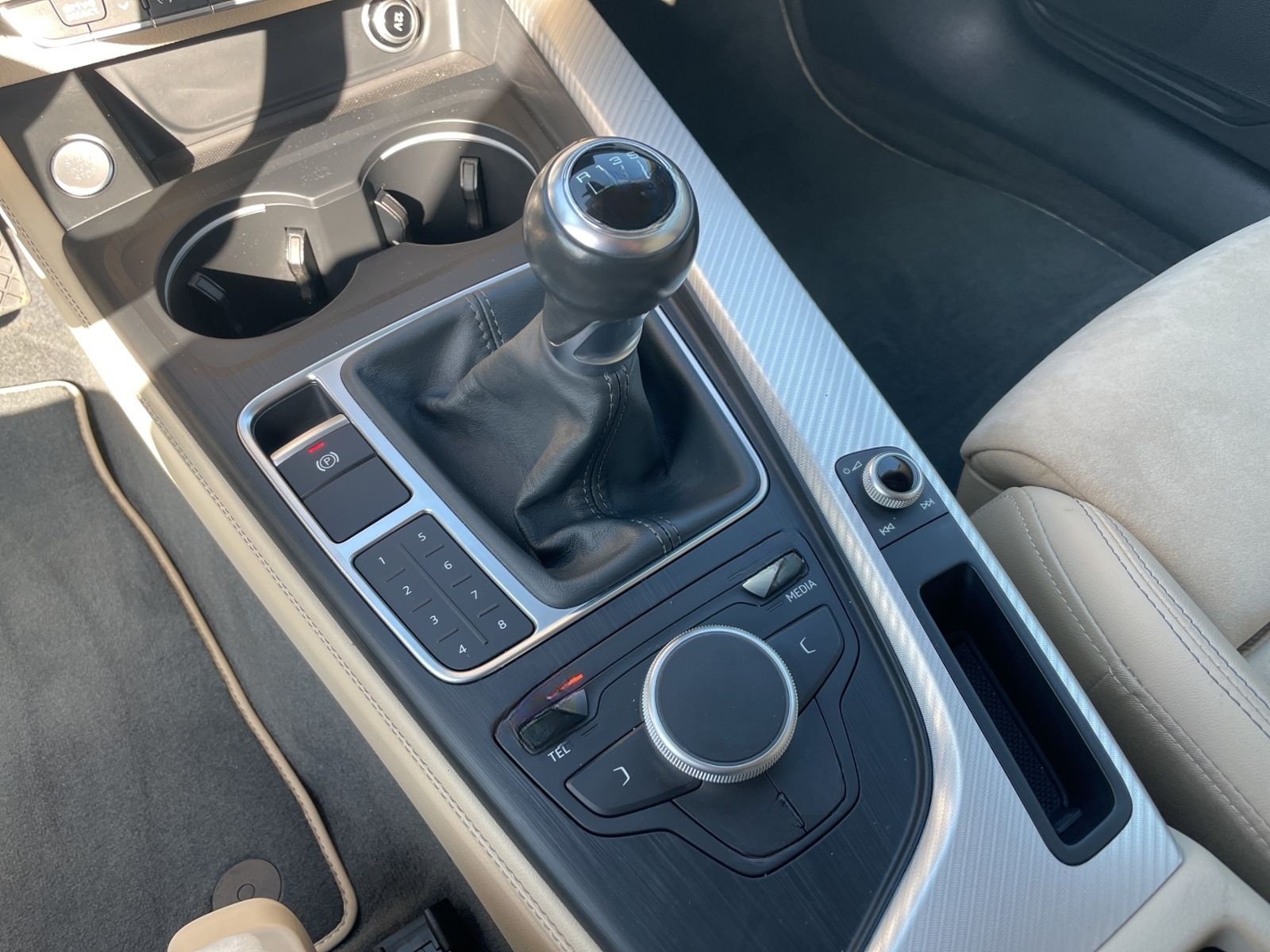 Audi A4 Avant 2.0 TFSI ultra design +S-LINE+MATRIX+ foto 23