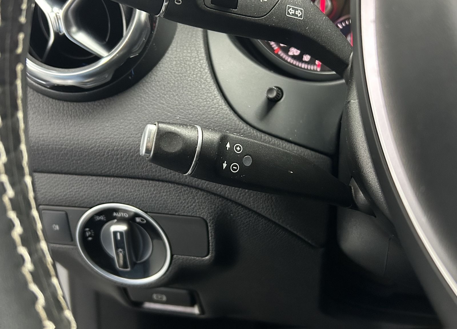 Mercedes-Benz GLA 200 CDI Urban Navi LED R.Cam Leder Memory  foto 16