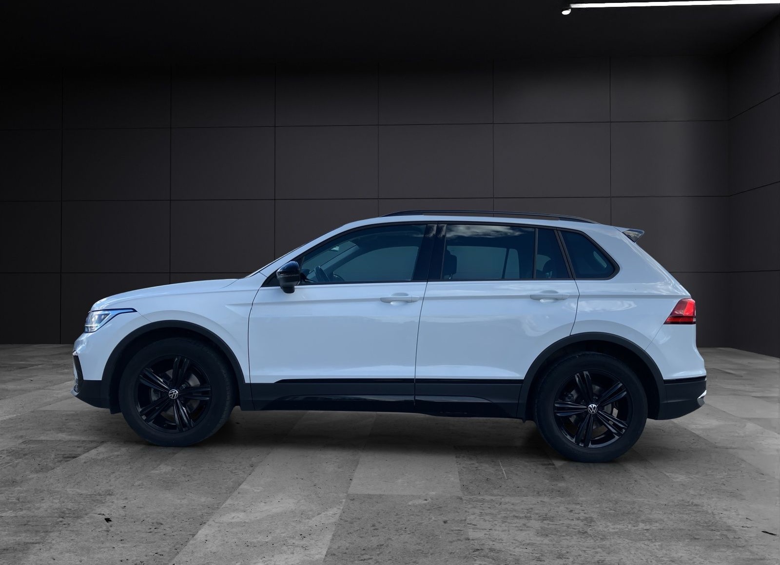 Volkswagen Tiguan Urban Sport TDI DSG LED ACC AHK SH Ambien foto 2