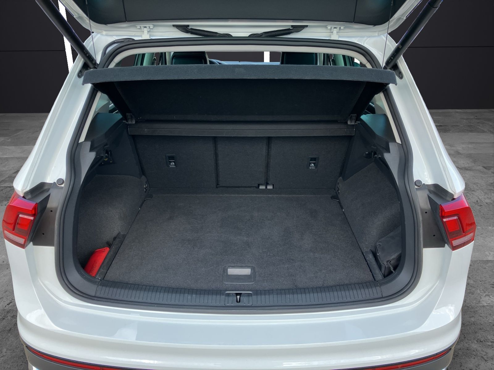 Volkswagen Tiguan Urban Sport TDI DSG LED ACC AHK SH Ambien foto 13