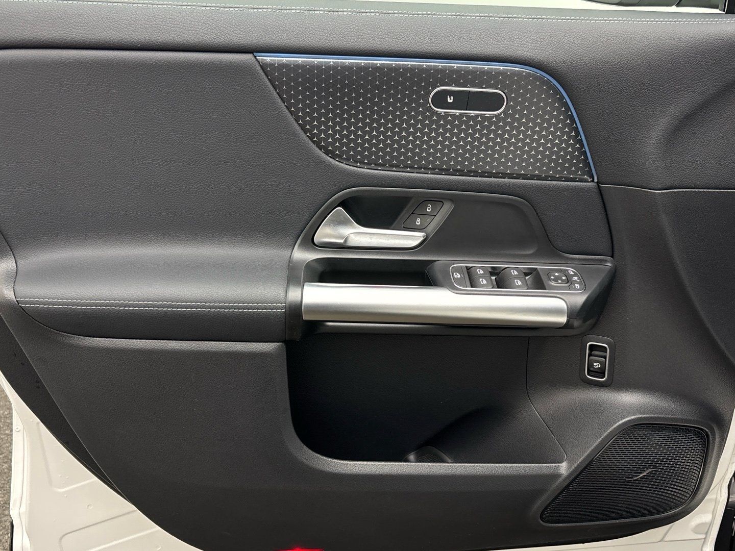 Mercedes-Benz EQA 350 4M Progressive Rückfahrkamera Ambent LED foto 15
