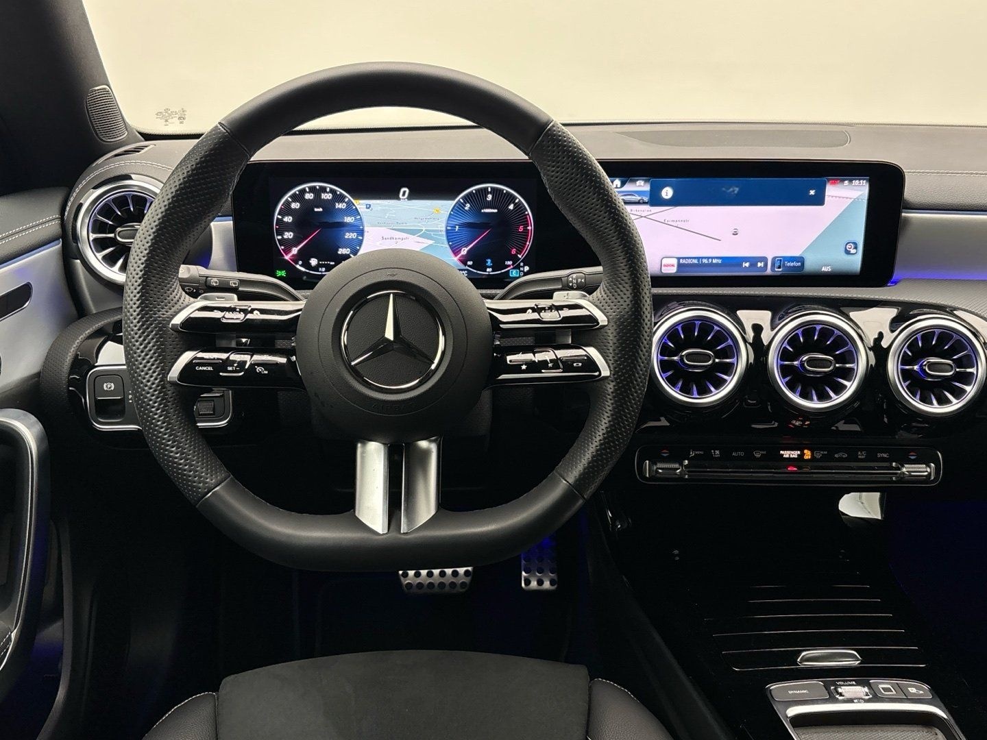 Mercedes-Benz CLA 200 d SB AMG Night Multibeam-LED Kamera AHK foto 9