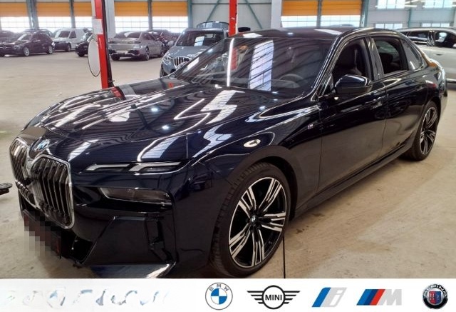 BMW 740 d xDrive M Sport 21'' PanoSky IconGl AHK StH