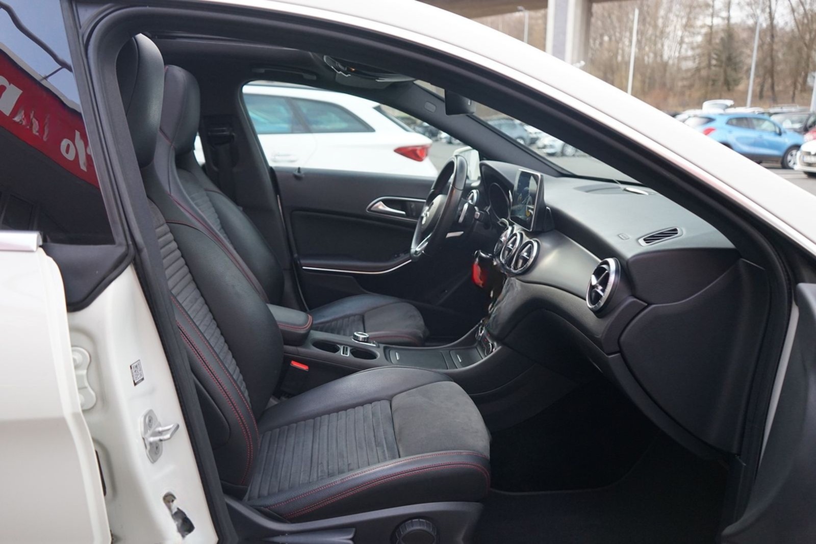 Mercedes-Benz CLA 200 AMG Line Bi-Xenon Panorama Navi Klima foto 34
