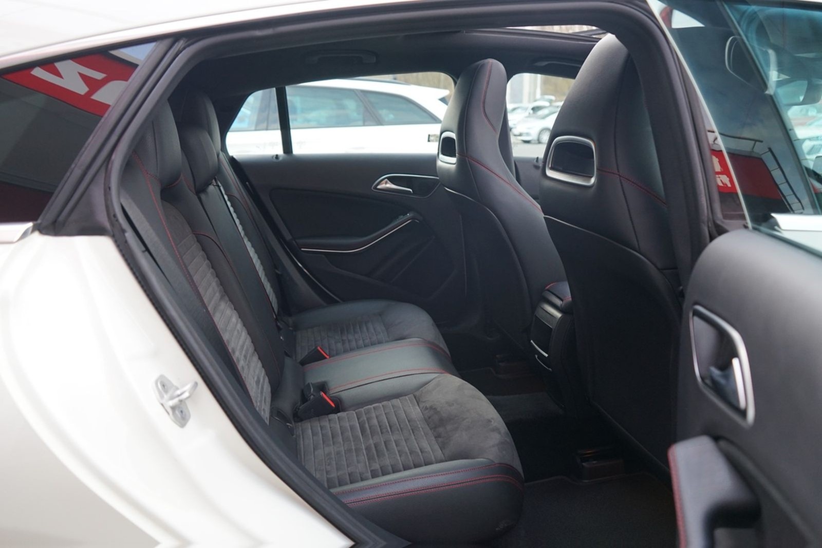 Mercedes-Benz CLA 200 AMG Line Bi-Xenon Panorama Navi Klima foto 36