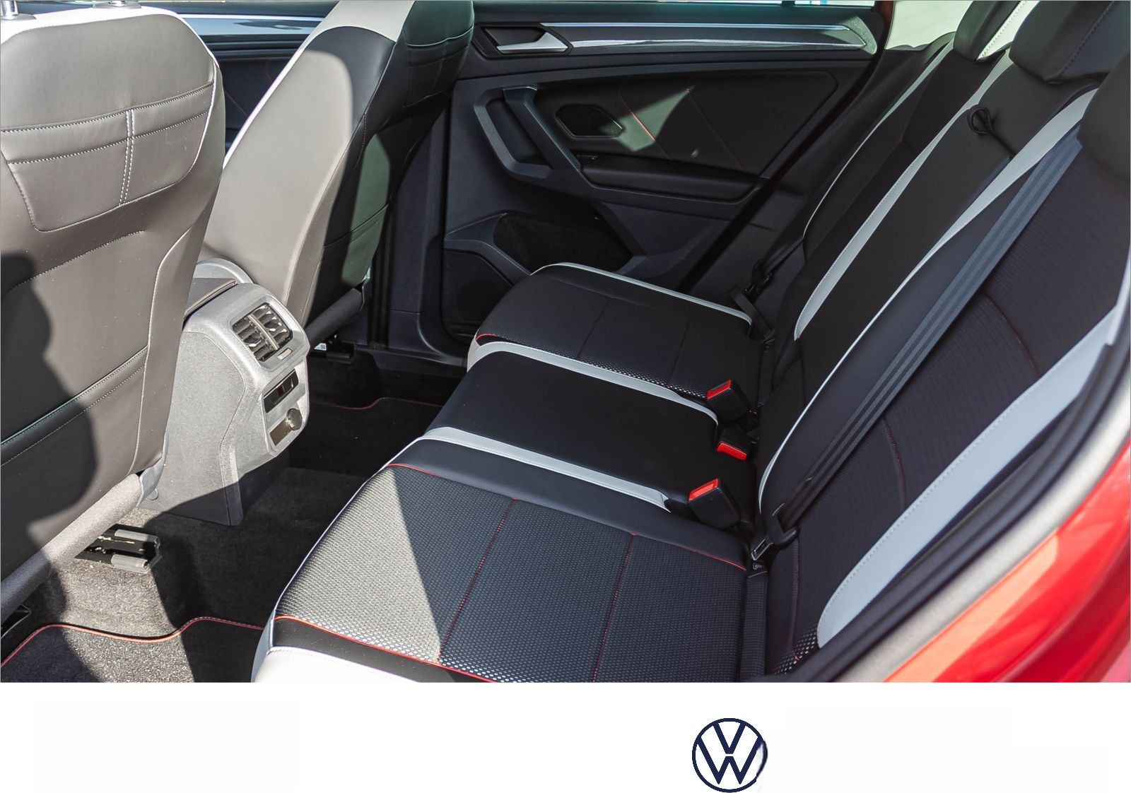 Volkswagen Tiguan Urban Sport 2.0TDI Matrix CarPlay ACC AHK foto 15