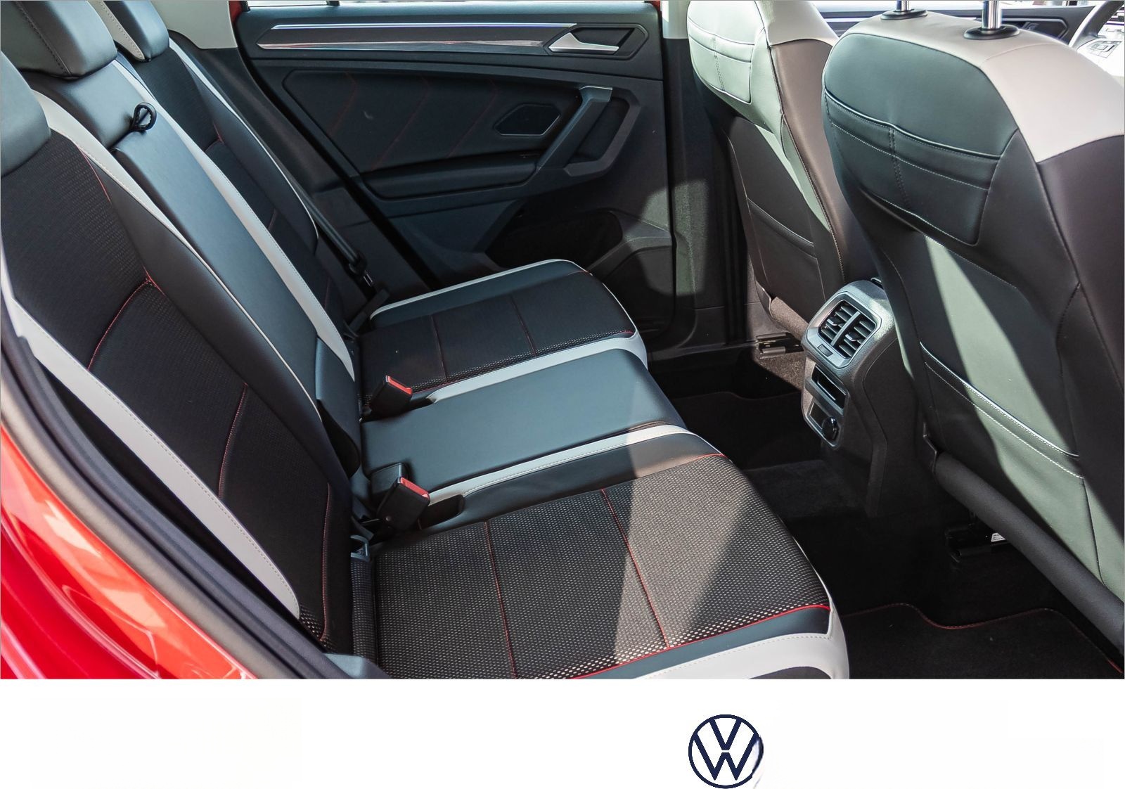 Volkswagen Tiguan Urban Sport 2.0TDI Matrix CarPlay ACC AHK foto 18
