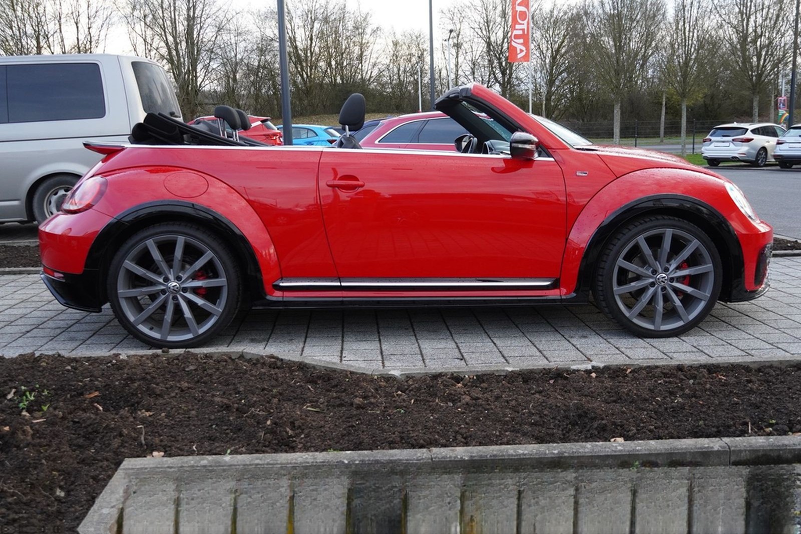 Volkswagen Beetle Cabriolet 2.0 R-Line Klimaaut. LED PDC foto 6