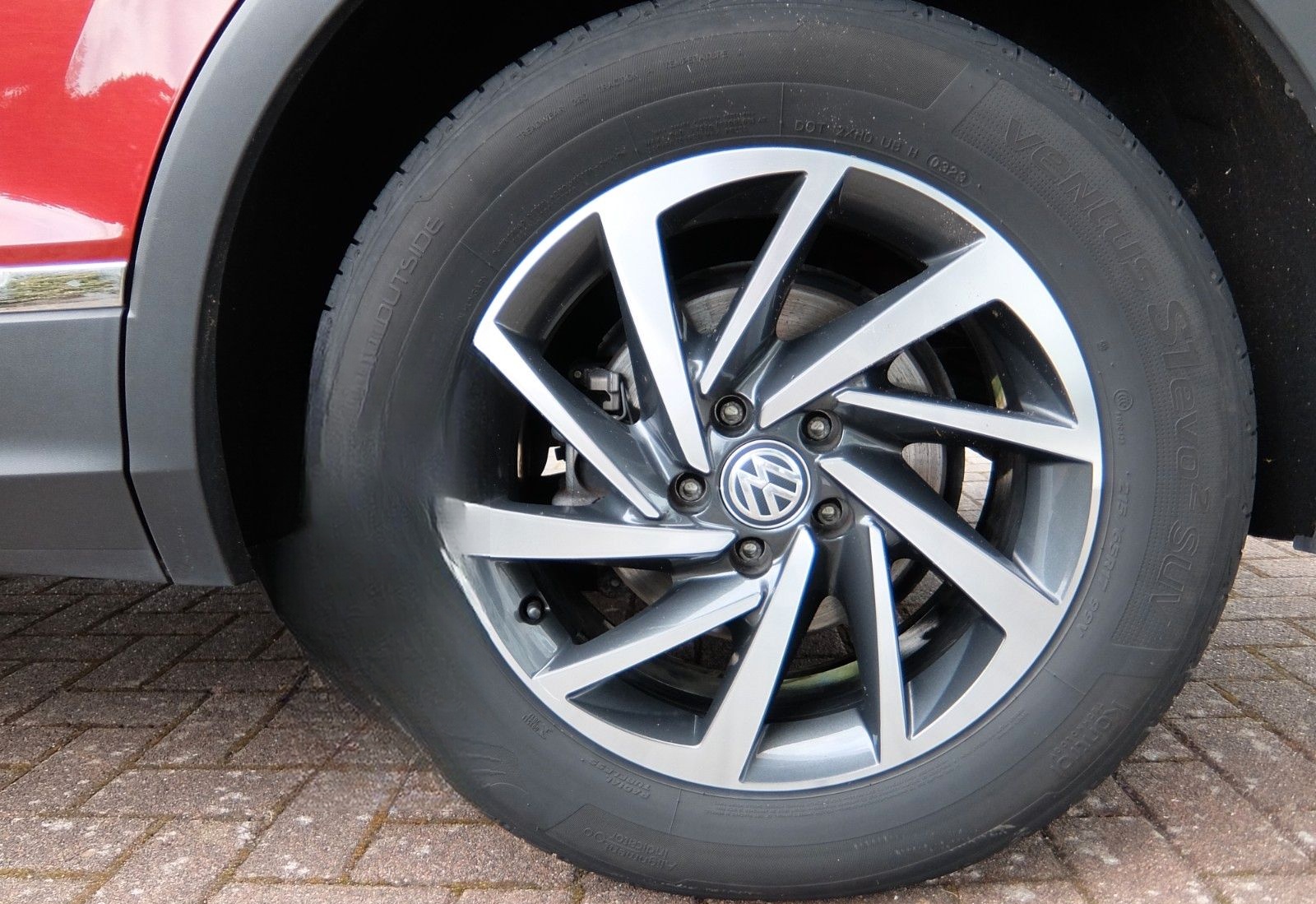 Volkswagen Tiguan 2.0 TSi "Sound" BMT 4Motion NAVI LED RFK foto 6