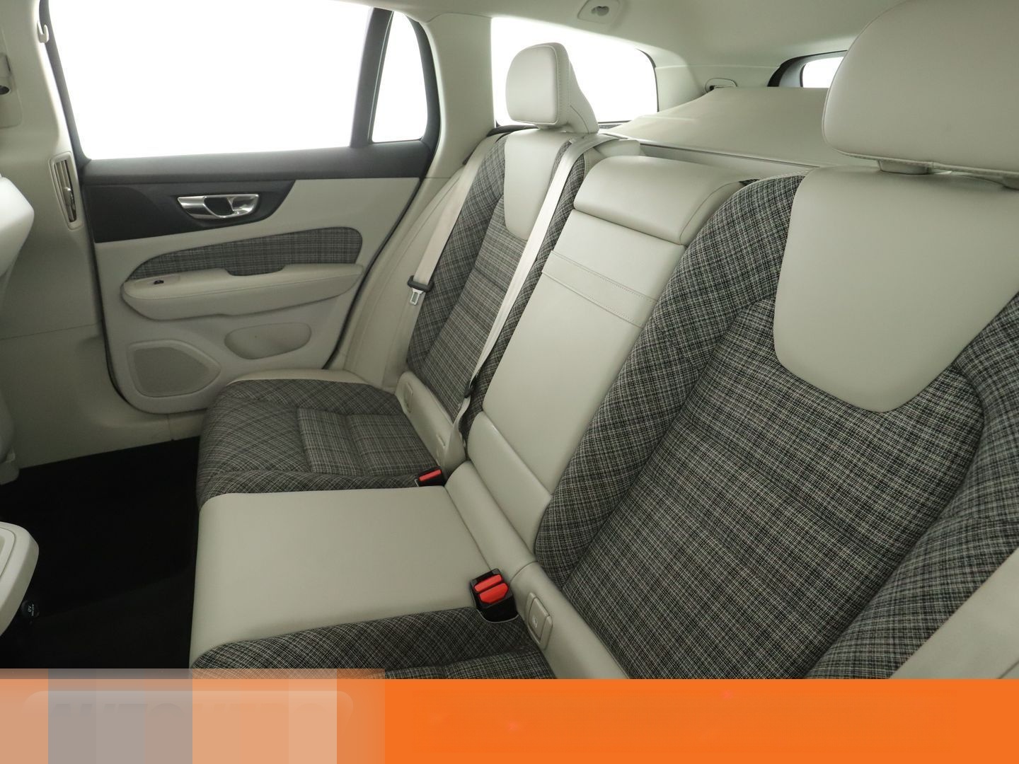 Volvo V60 2.0 D4 Momentum Aut.*NAV*LED*ACC*CAM*PDC*SHZ foto 14