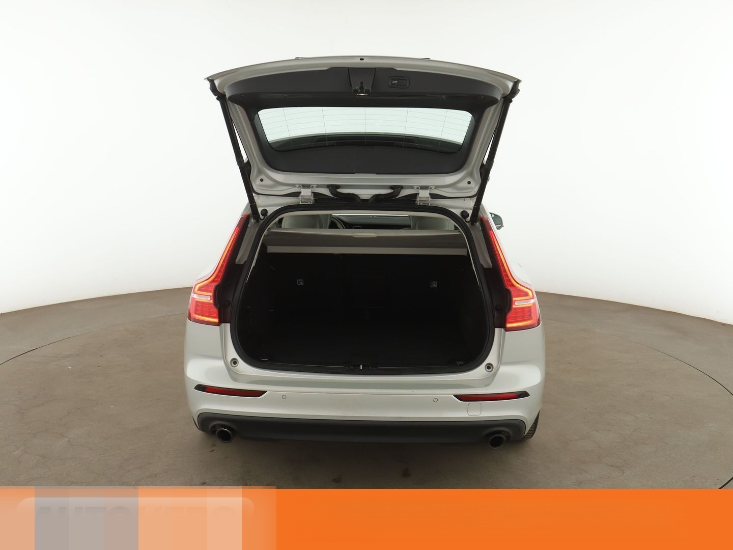 Volvo V60 2.0 D4 Momentum Aut.*NAV*LED*ACC*CAM*PDC*SHZ foto 17