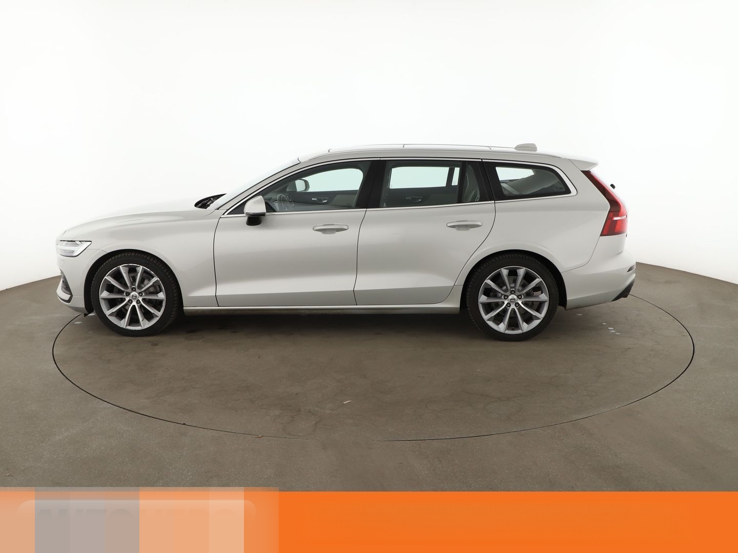 Volvo V60 2.0 D4 Momentum Aut.*NAV*LED*ACC*CAM*PDC*SHZ foto 3