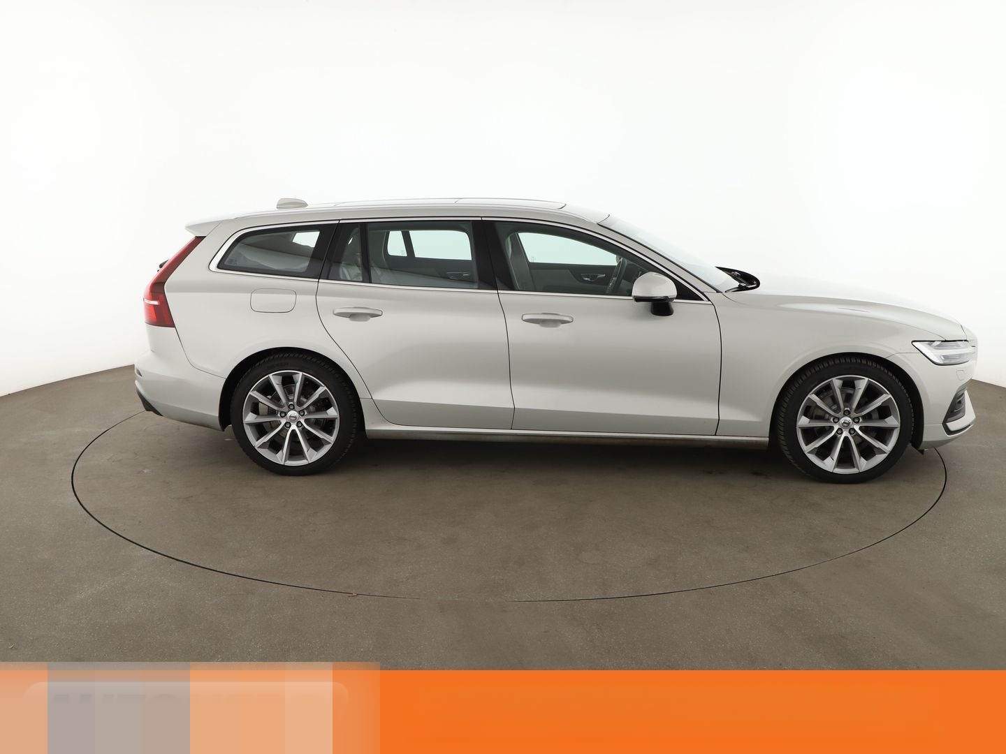 Volvo V60 2.0 D4 Momentum Aut.*NAV*LED*ACC*CAM*PDC*SHZ foto 7