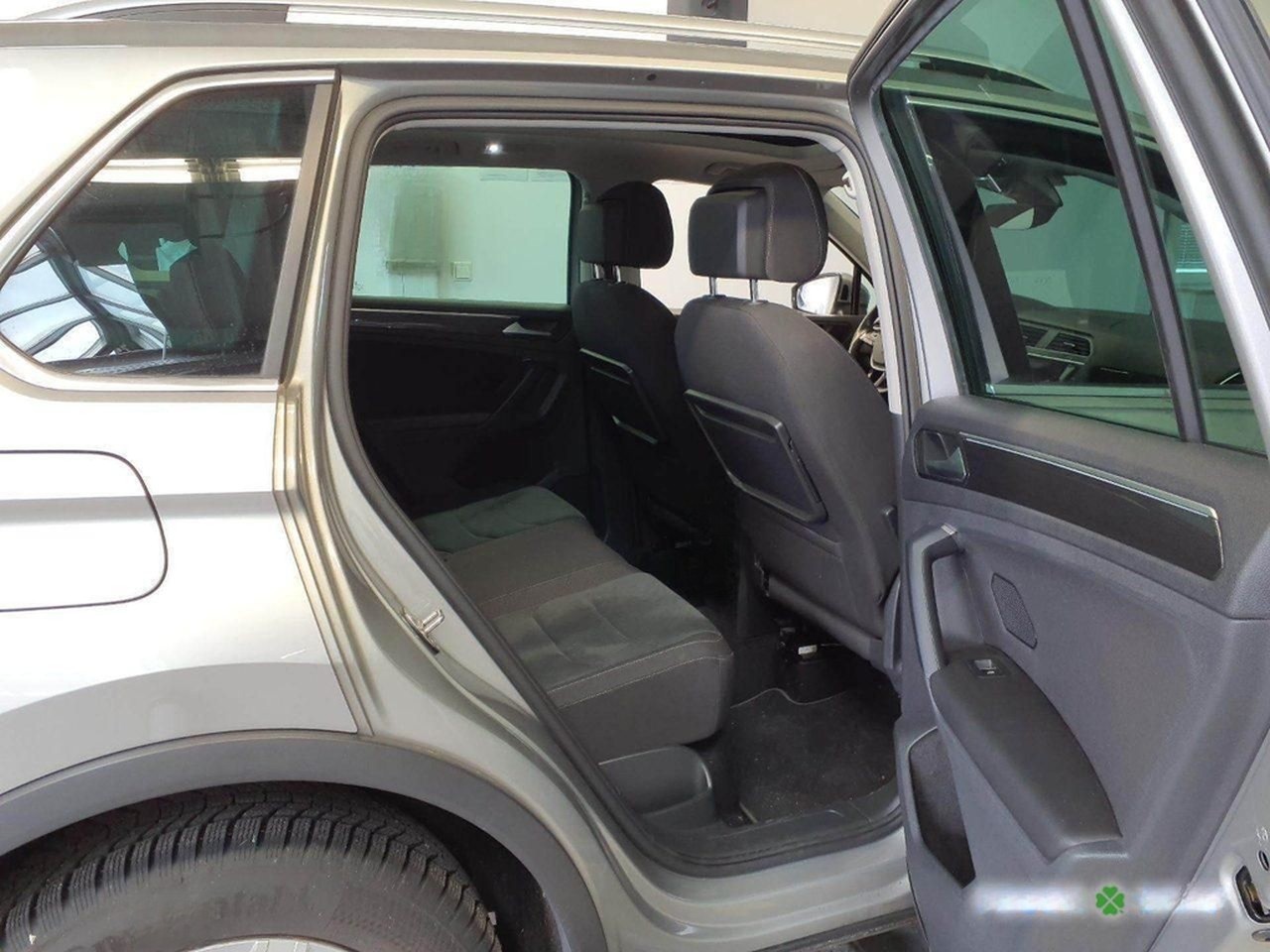 Volkswagen Tiguan R-Line 2.0 TSI DSG 4M Pano 360° AHK HUD L foto 9