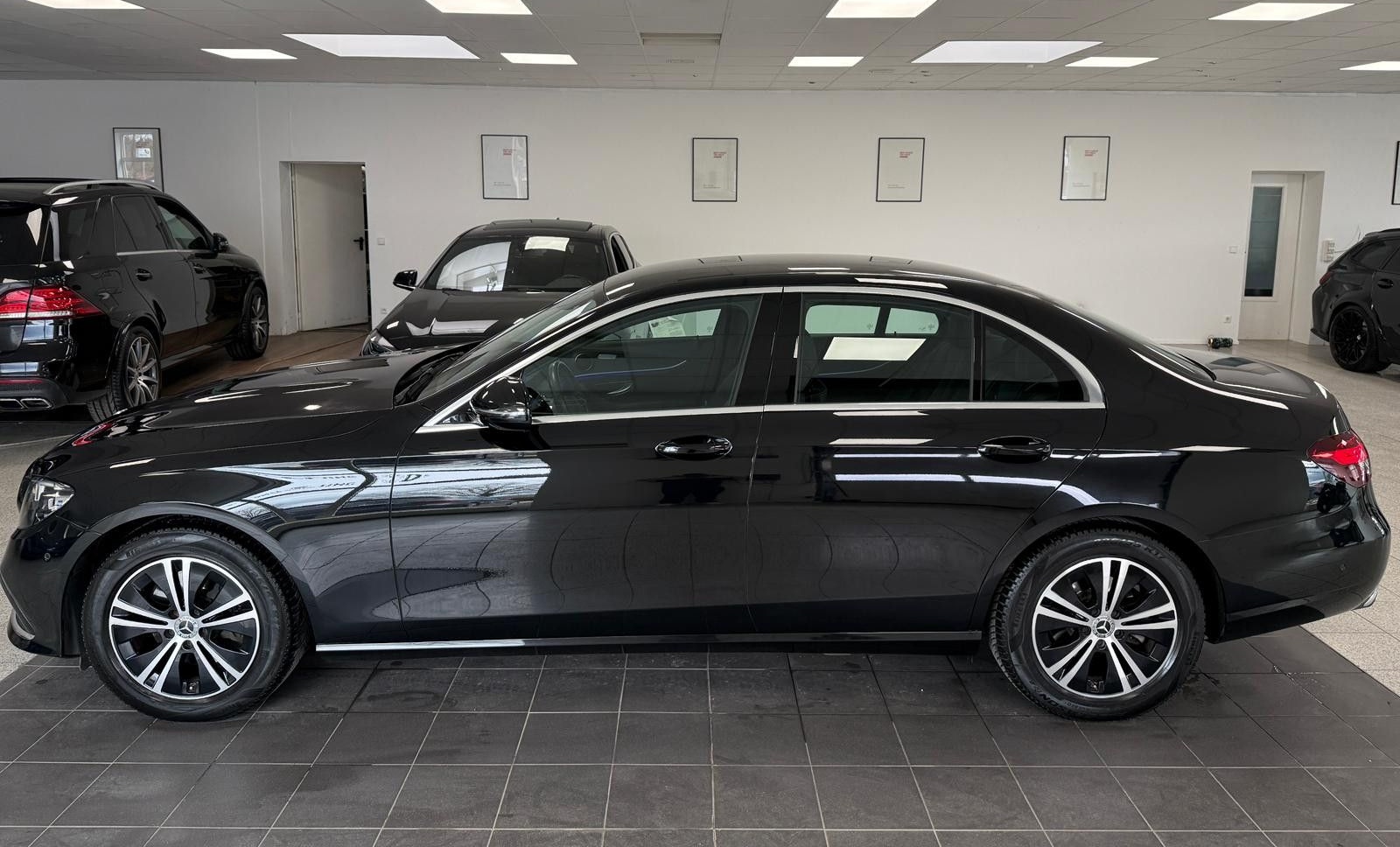 Mercedes-Benz E200 4Matic/Ambiente/Kamera/Keyless/Garantie/AHK foto 5