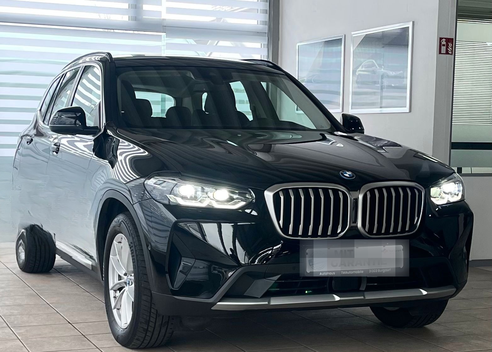 BMW X3 xD30e KAMERA AHK Sportsitze DriveAssist. foto 2
