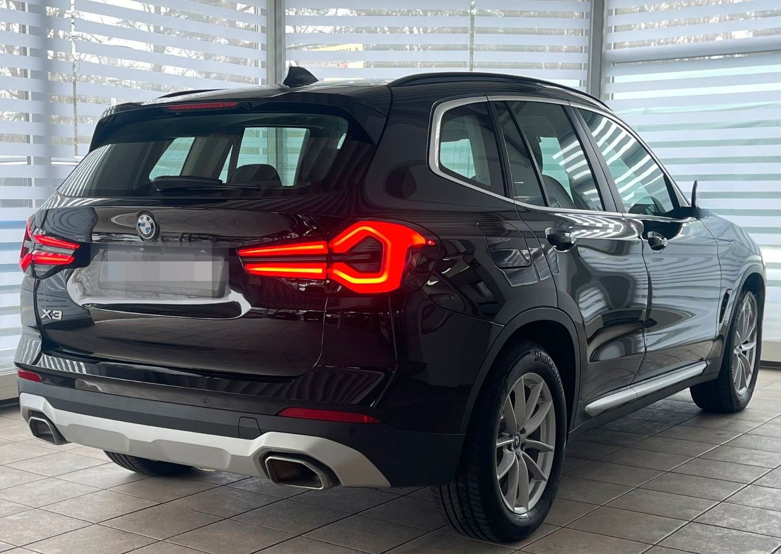 BMW X3 xD30e KAMERA AHK Sportsitze DriveAssist. foto 4