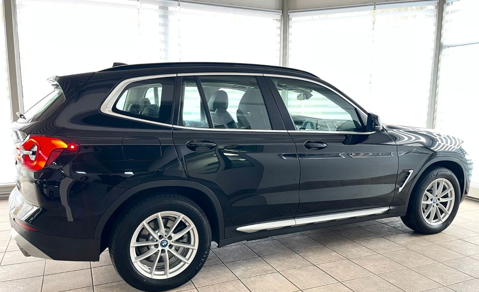 BMW X3 xD30e KAMERA AHK Sportsitze DriveAssist. foto 6