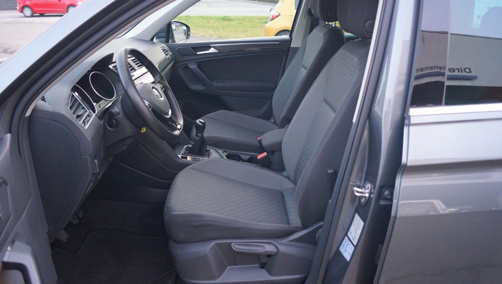 Volkswagen Tiguan 1.5 TSI Comfortline AHK+ACC+Navi+Ambiente foto 11