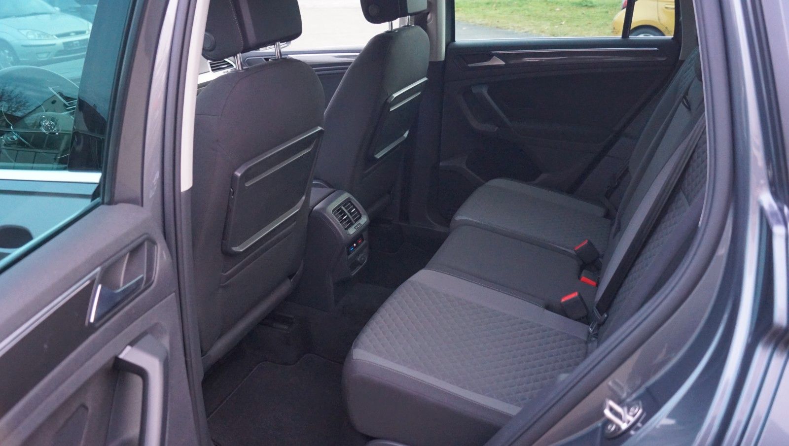 Volkswagen Tiguan 1.5 TSI Comfortline AHK+ACC+Navi+Ambiente foto 12