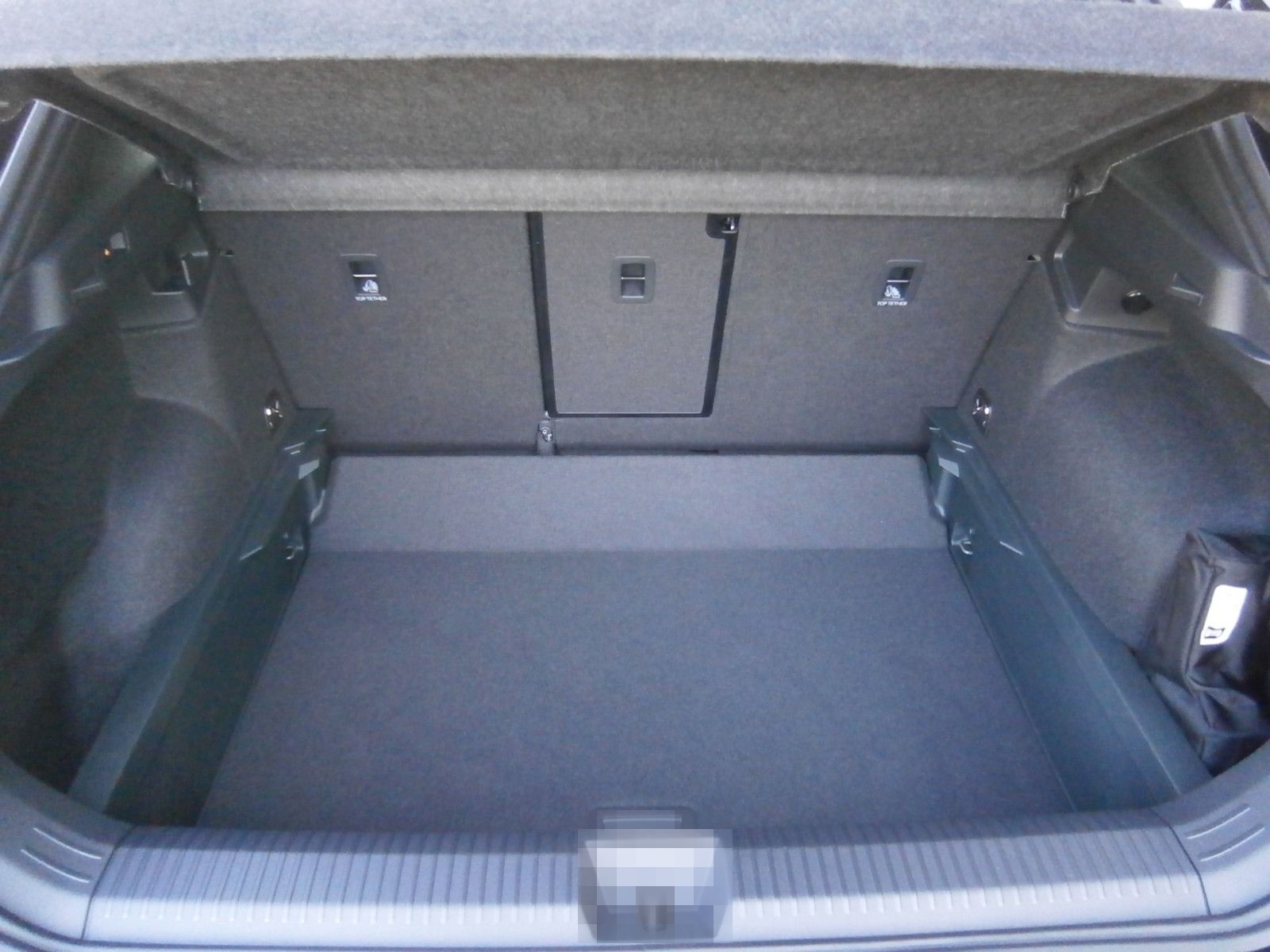 Volkswagen T-Roc R-Line 1.5 eTSI, DSG foto 13