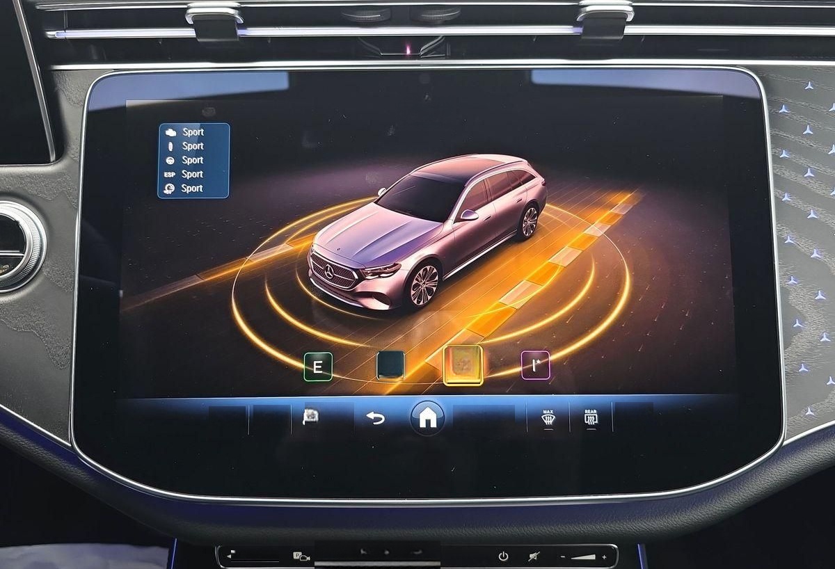 Mercedes-Benz E 220 d T 4Mat AMG DIGITAL PANO STNDHZ 360° LUFT foto 19