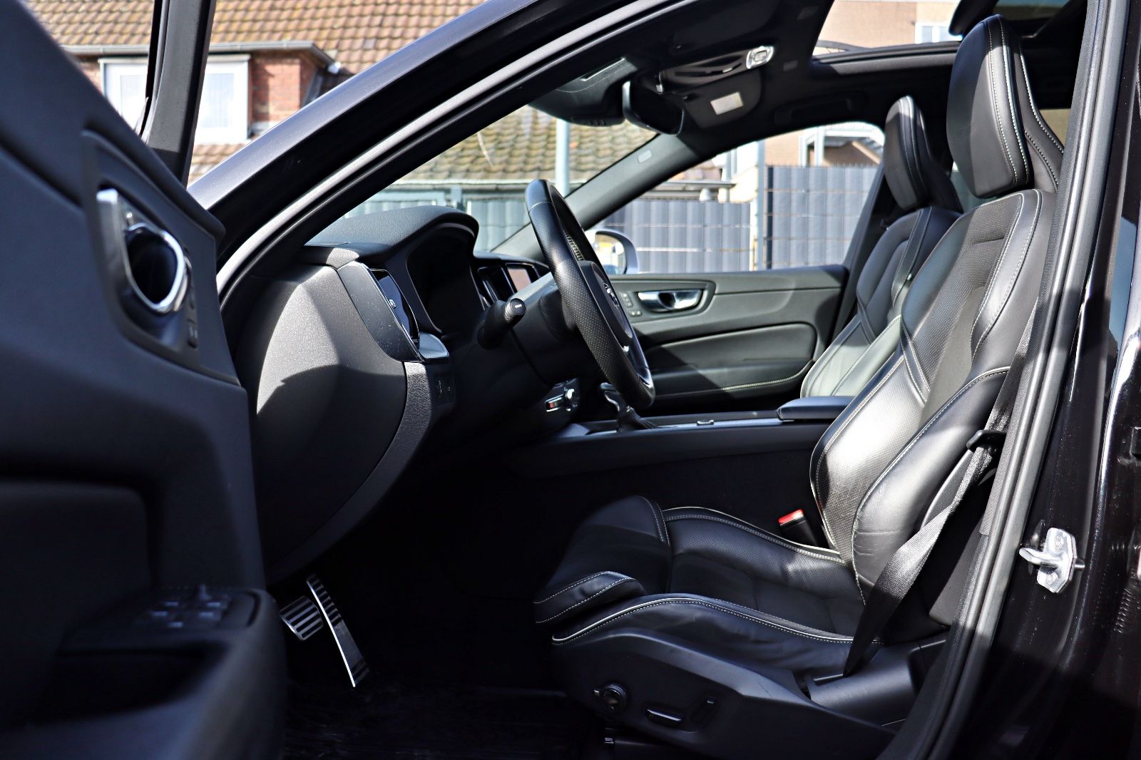 Volvo XC 60 R Design AWD D5 *LED*NAVI*RFK*PANORAMA*ACC foto 7