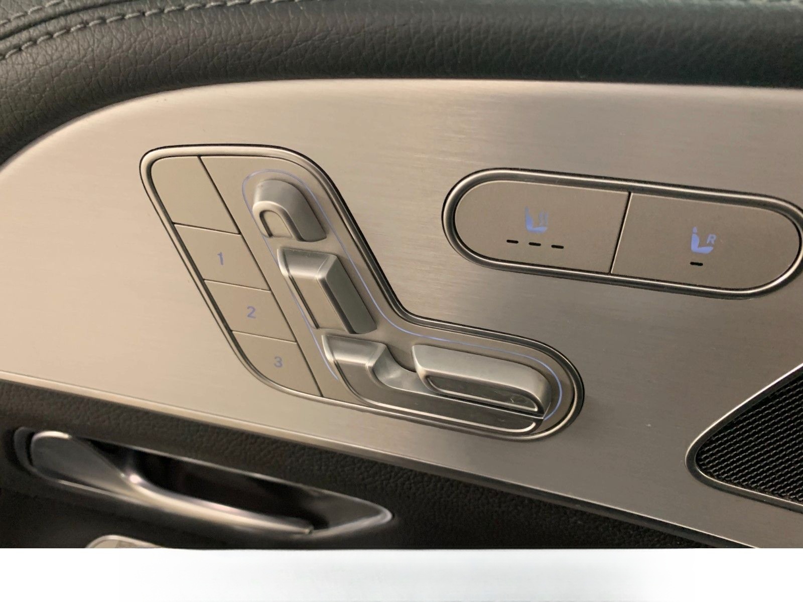 Mercedes-Benz GLE 300d 4M|AMG|Multibeam|Distronic|360|HUD|Pano foto 14
