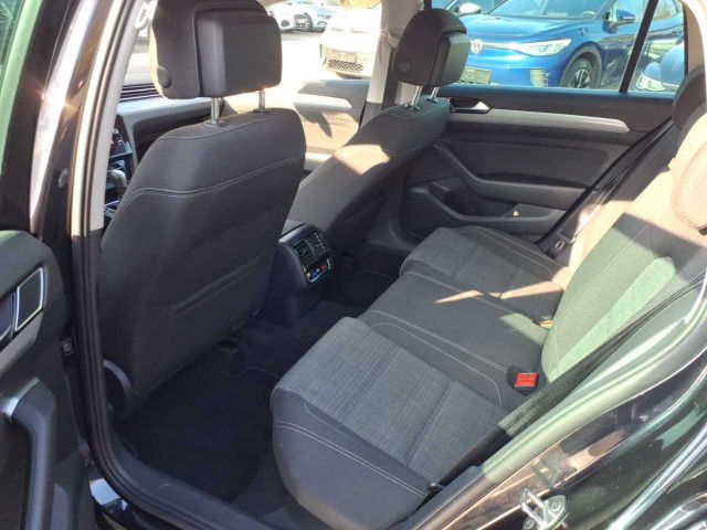 Volkswagen Passat Variant 1.5TSI Business DSG Navi LED AHK foto 6