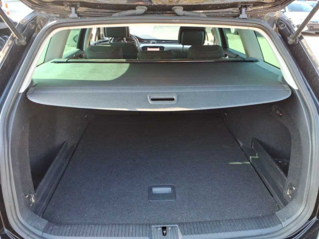 Volkswagen Passat Variant 1.5TSI Business DSG Navi LED AHK foto 7