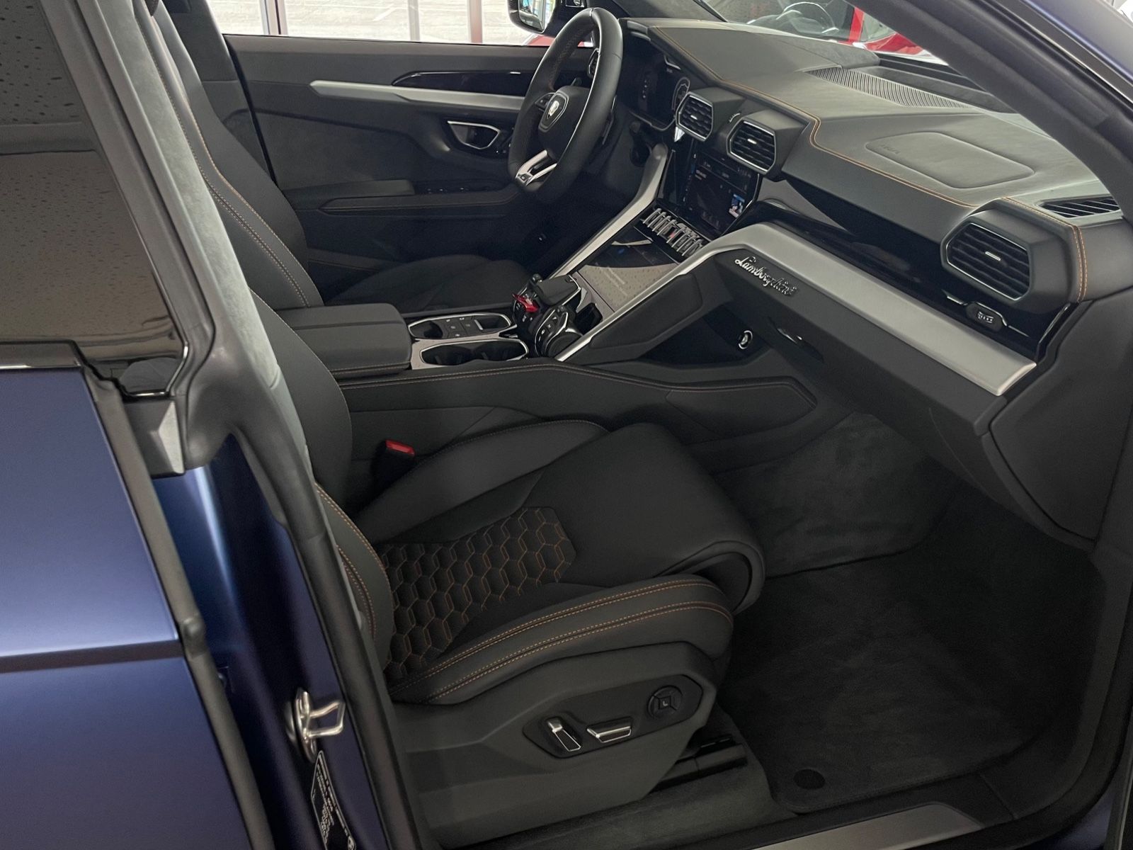Lamborghini Urus ADAS*PANO*HEAD-UP*NIGHT-VISION*MATT-LACK foto 16