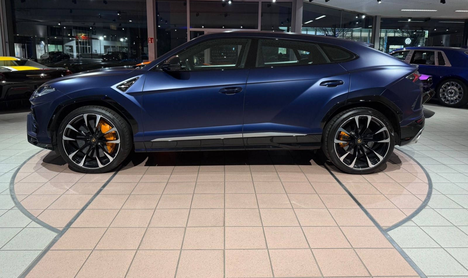 Lamborghini Urus ADAS*PANO*HEAD-UP*NIGHT-VISION*MATT-LACK foto 4