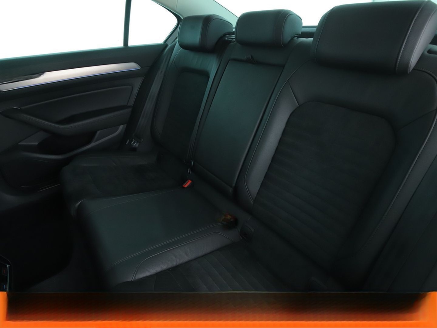 Volkswagen Passat 1.8 TSI Highline BM Aut.*NAVI*LED*ACC* foto 14