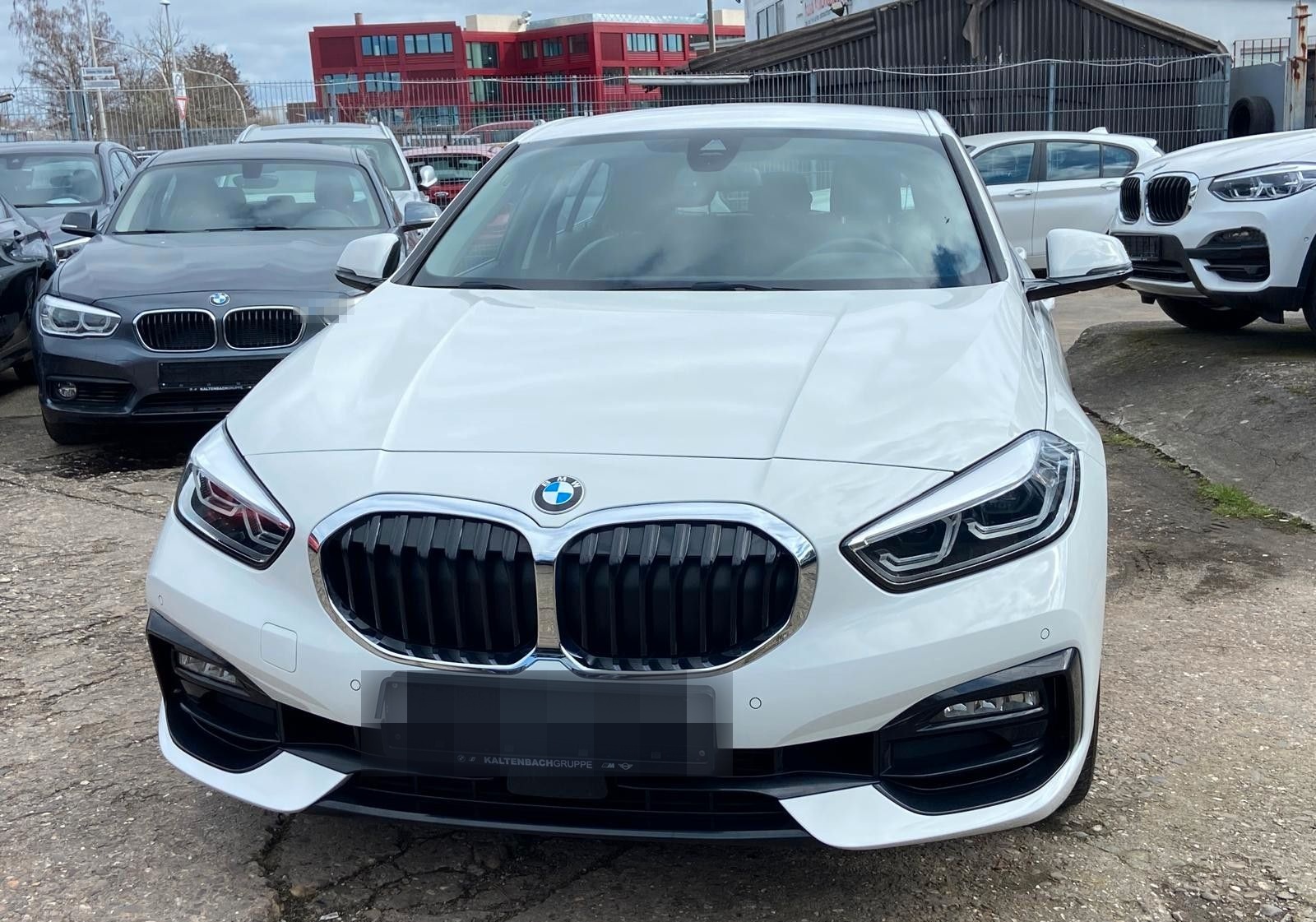 BMW 118d Sport Line LED W-LAN NAVI LEDER SHZ PDC foto 2