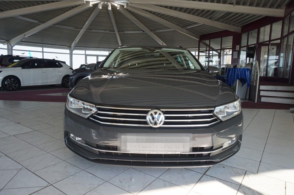 Volkswagen PASSAT VARIANT 2,0 TDI KAMERA ACC AHK SHZ NAVI foto 2