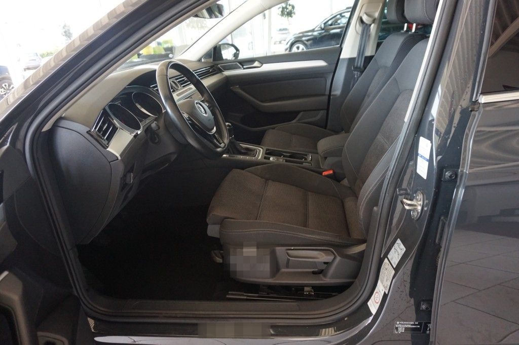 Volkswagen PASSAT VARIANT 2,0 TDI KAMERA ACC AHK SHZ NAVI foto 11