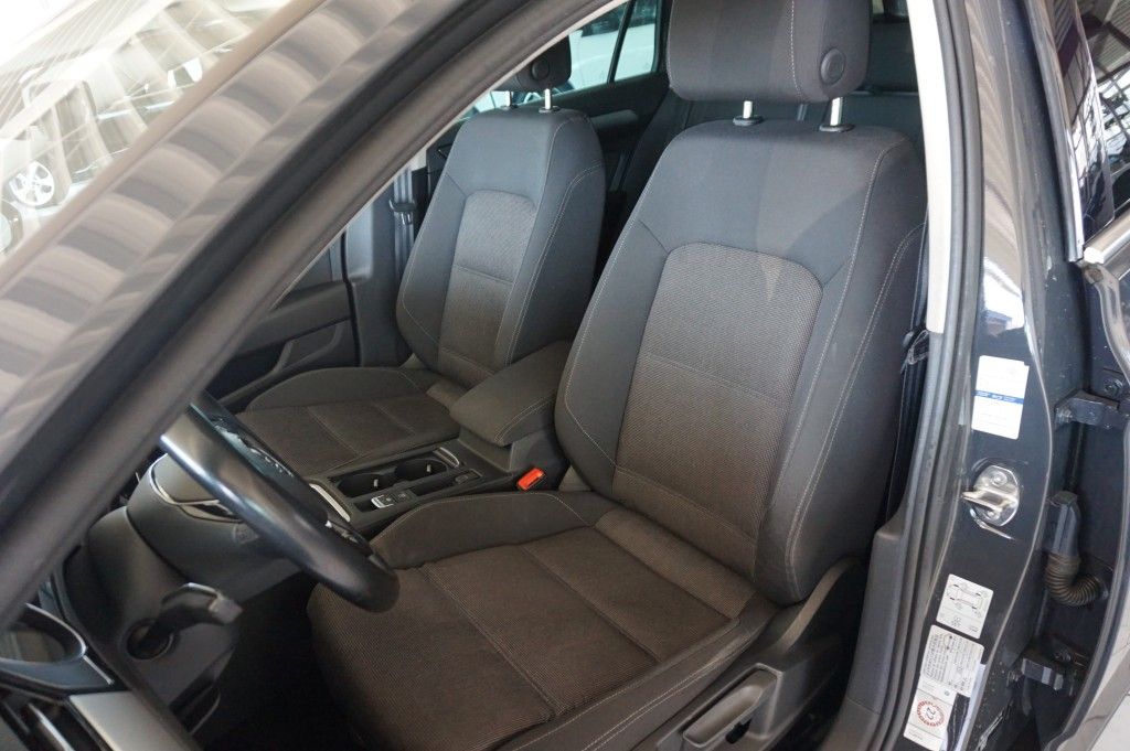 Volkswagen PASSAT VARIANT 2,0 TDI KAMERA ACC AHK SHZ NAVI foto 12