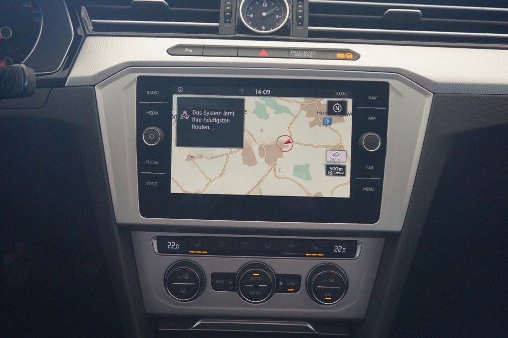 Volkswagen PASSAT VARIANT 2,0 TDI KAMERA ACC AHK SHZ NAVI foto 17