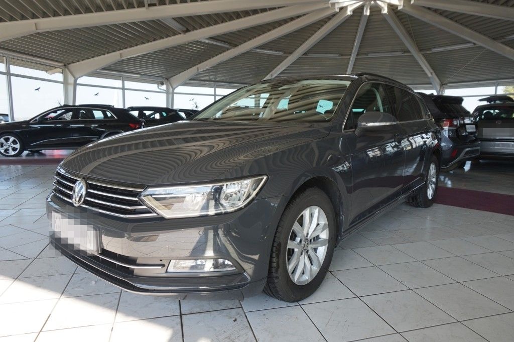 Volkswagen PASSAT VARIANT 2,0 TDI KAMERA ACC AHK SHZ NAVI foto 3