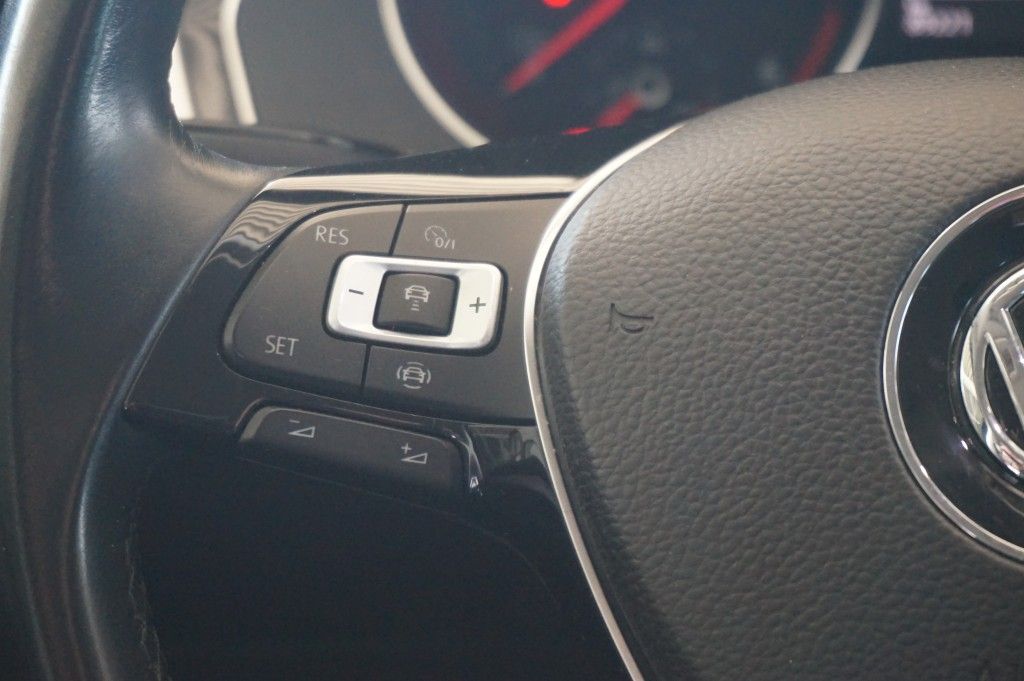 Volkswagen PASSAT VARIANT 2,0 TDI KAMERA ACC AHK SHZ NAVI foto 23