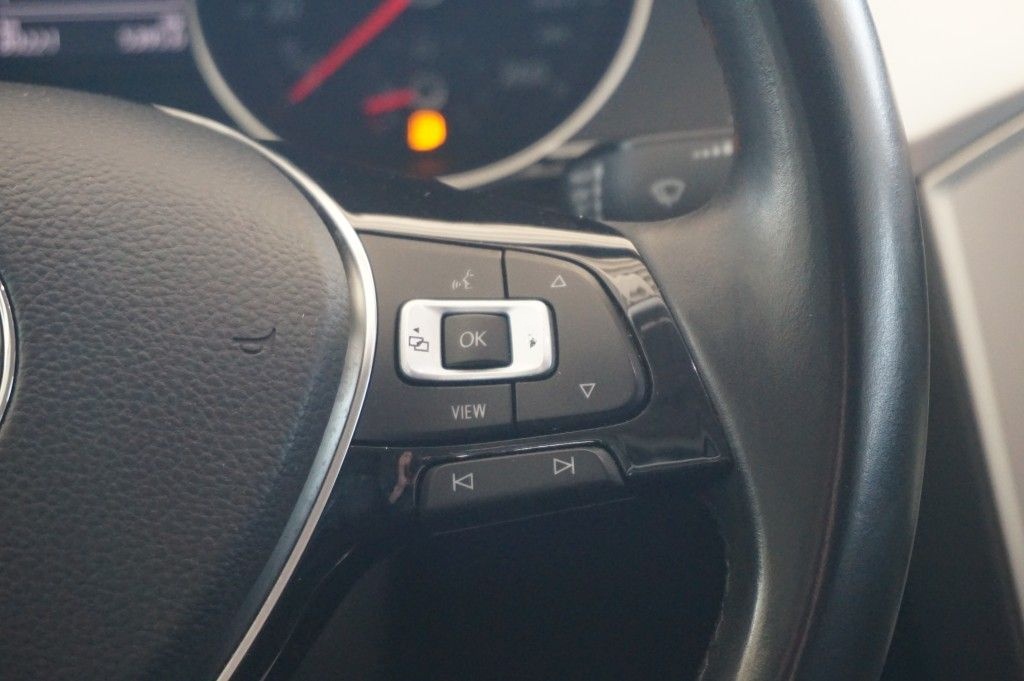 Volkswagen PASSAT VARIANT 2,0 TDI KAMERA ACC AHK SHZ NAVI foto 24