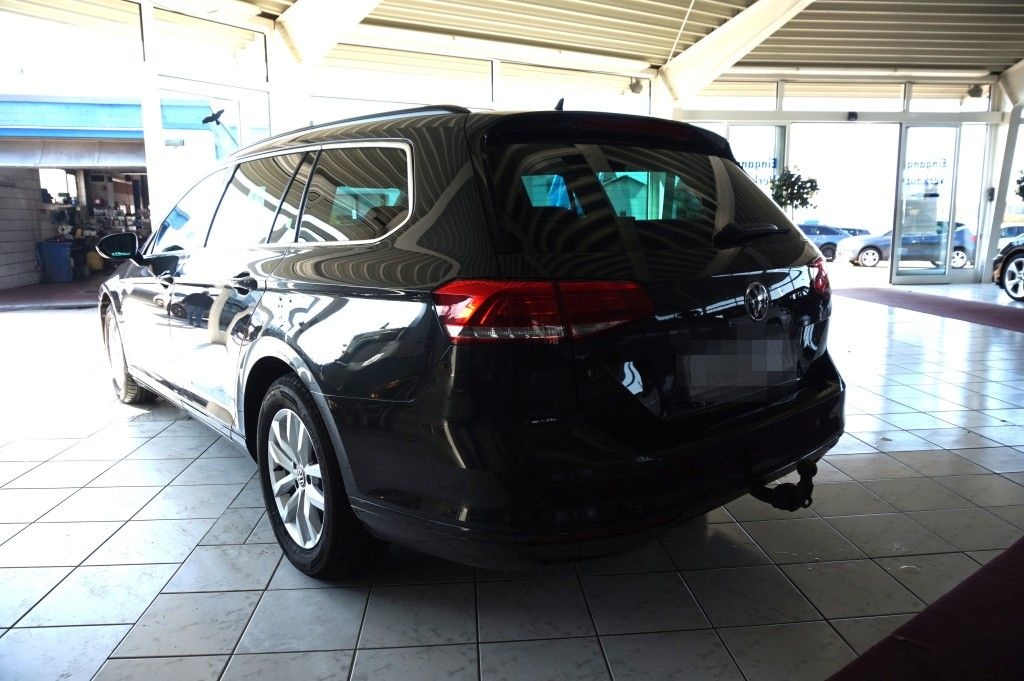 Volkswagen PASSAT VARIANT 2,0 TDI KAMERA ACC AHK SHZ NAVI foto 4