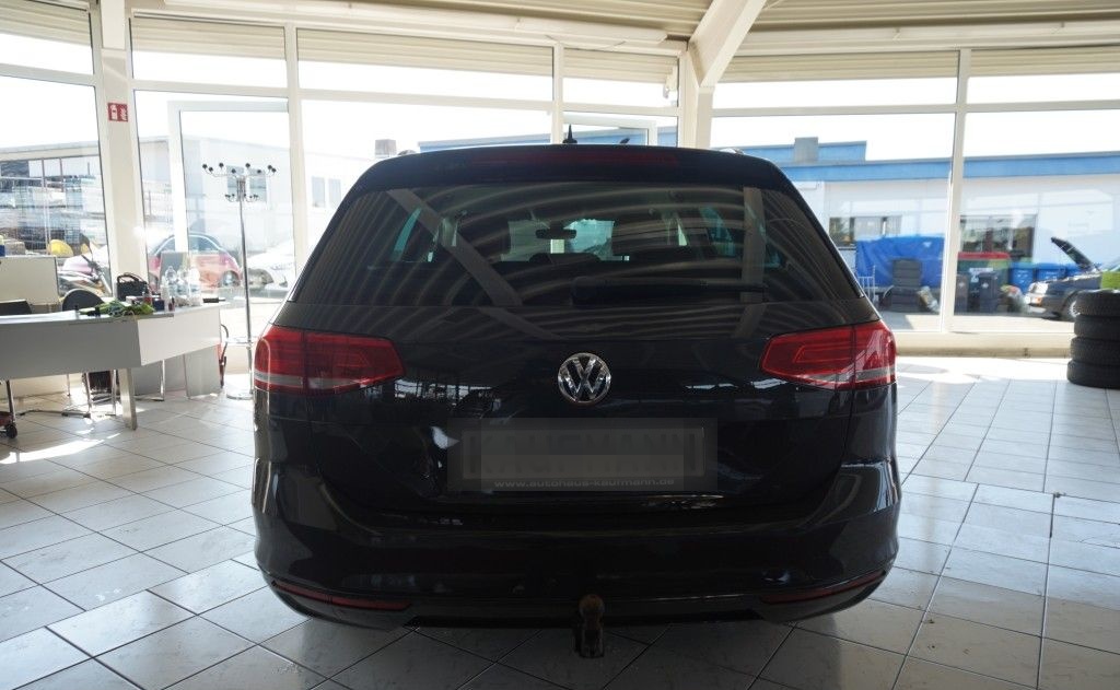 Volkswagen PASSAT VARIANT 2,0 TDI KAMERA ACC AHK SHZ NAVI foto 5