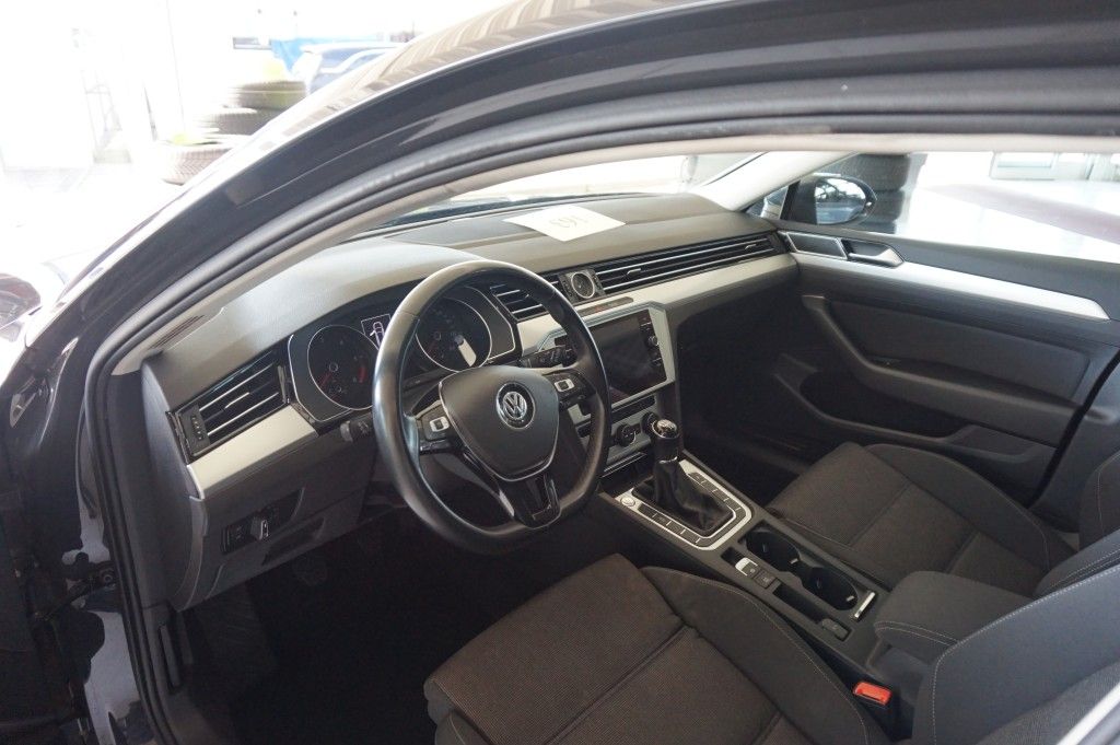 Volkswagen PASSAT VARIANT 2,0 TDI KAMERA ACC AHK SHZ NAVI foto 9